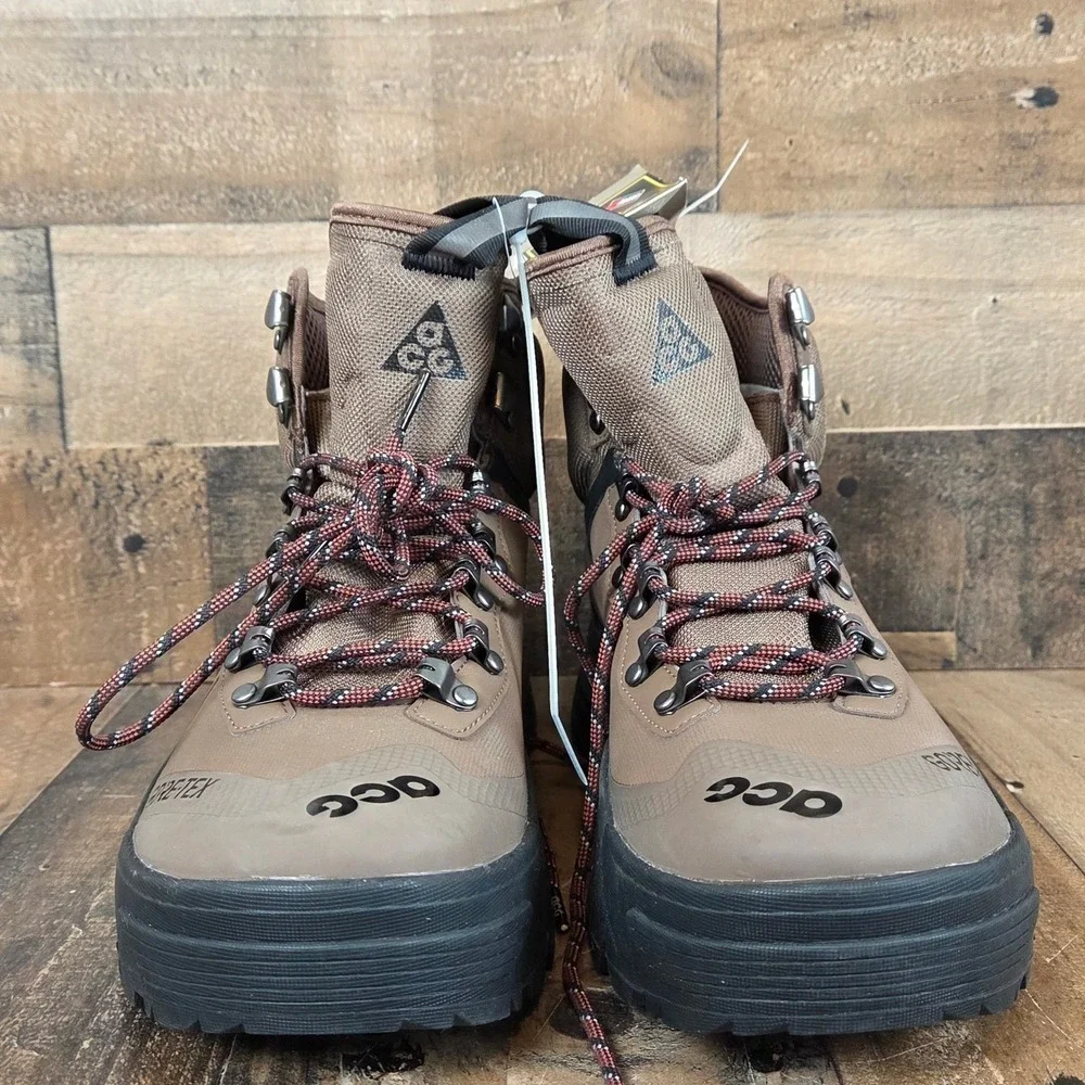 Nike ACG new tags